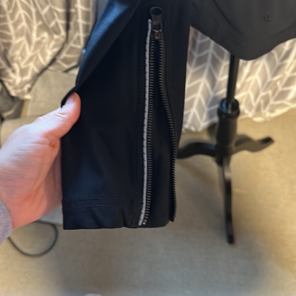 Lululemon asymmetrical cycling jack, size 6 - Picture 5 of 7